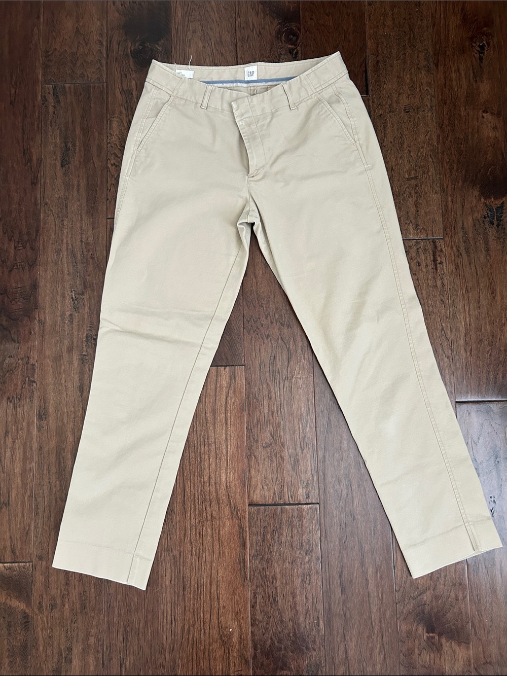 Gap women’s 10T slim crop Classic Chino Pants - Beige